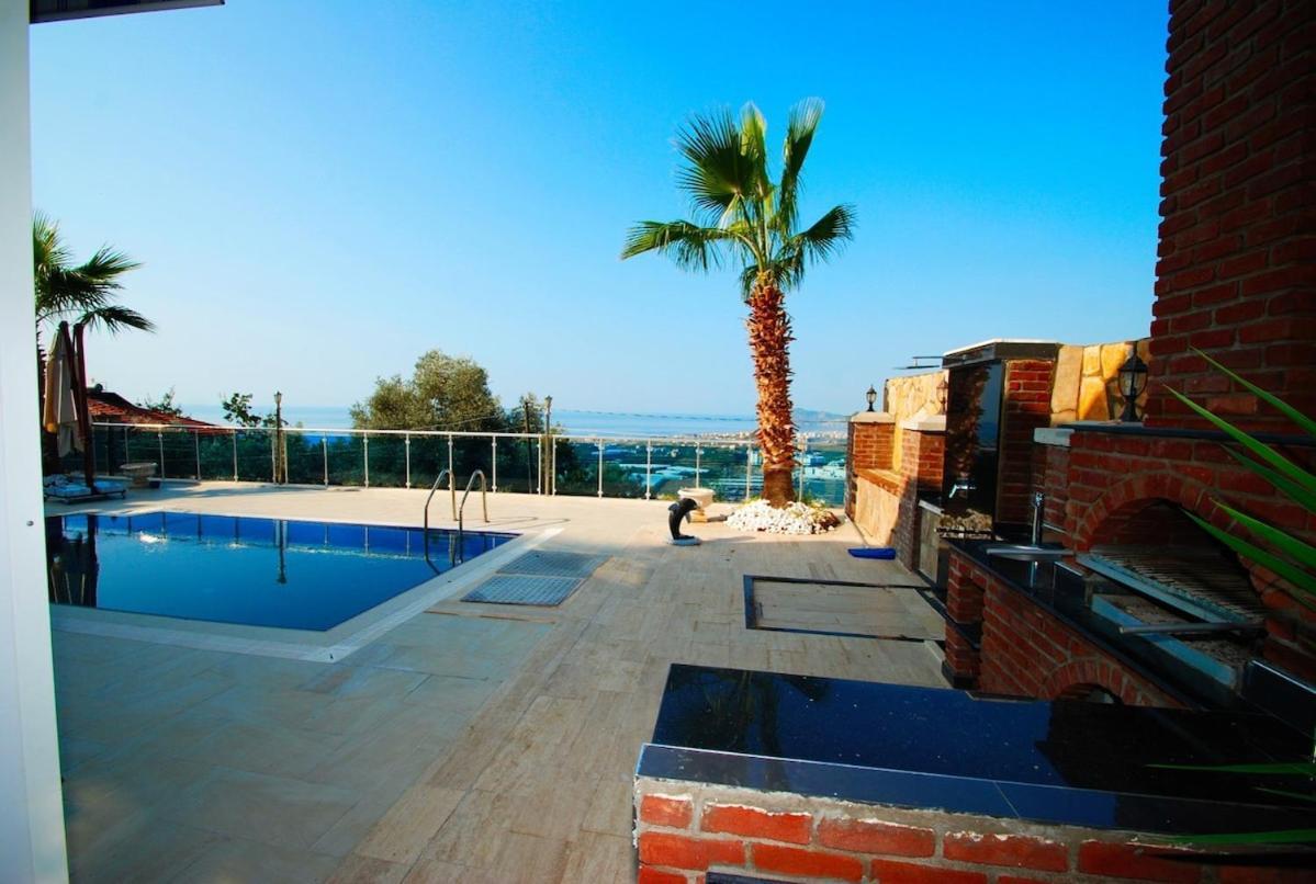 Luxury With Pool, Sea View Villa Alanya